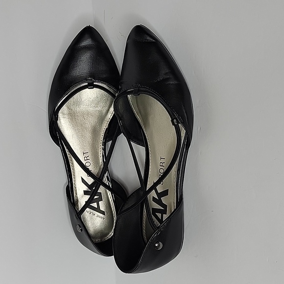 Anne Klein Women's Black Flats Size: 8 - Picture 2 of 5
